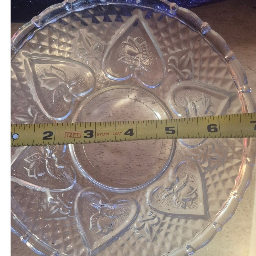 KIN‎ Clear Pressed Glass Heart and Rose Embossed Scalloped Serving Bowl 7 Inch